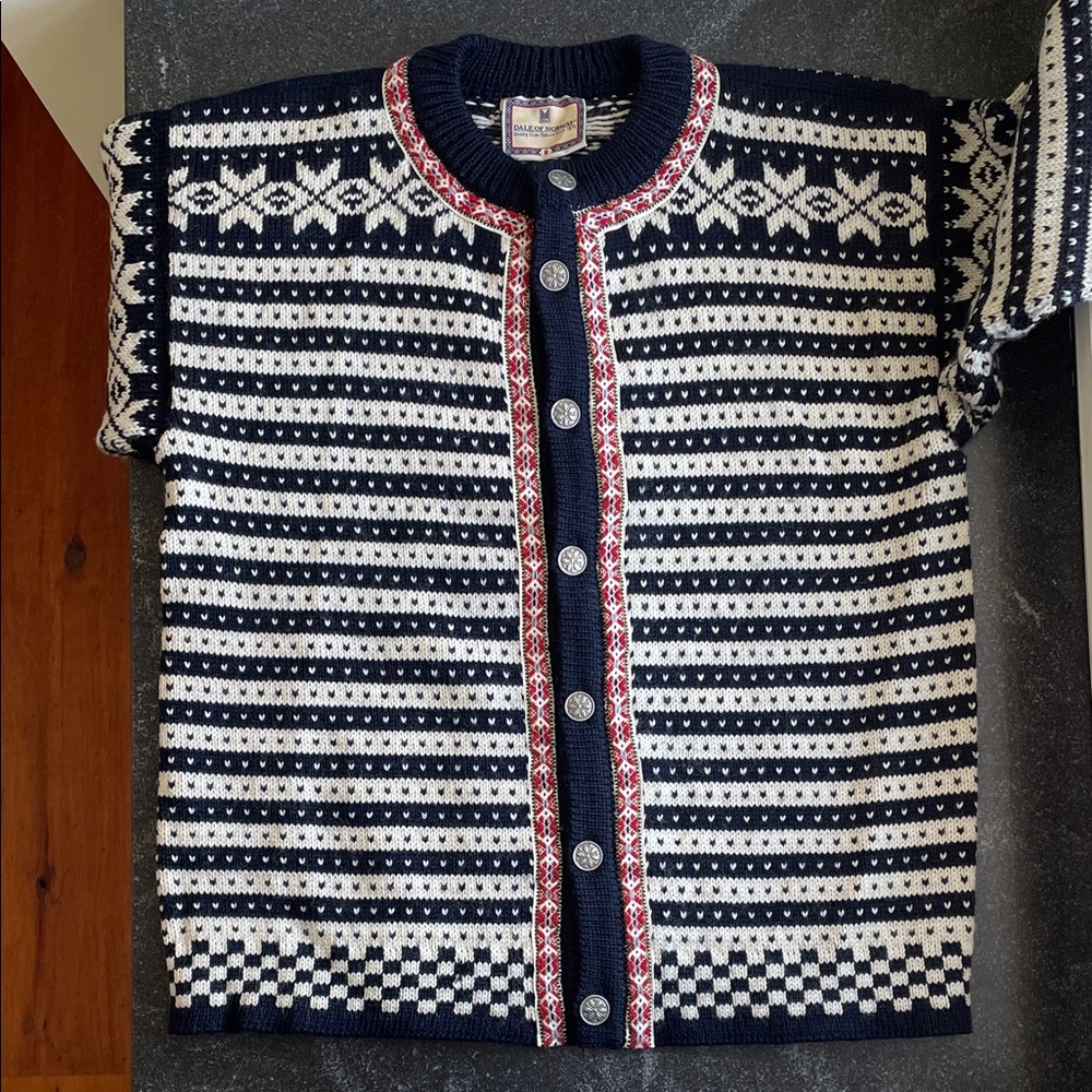 EUC Dale of Norway Cardigan Size Women’s Small (S) Navy, White, Red Button-Front - Picture 2 of 13